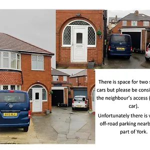  Holiday home Bishy Road Hideaway Near Racecourse